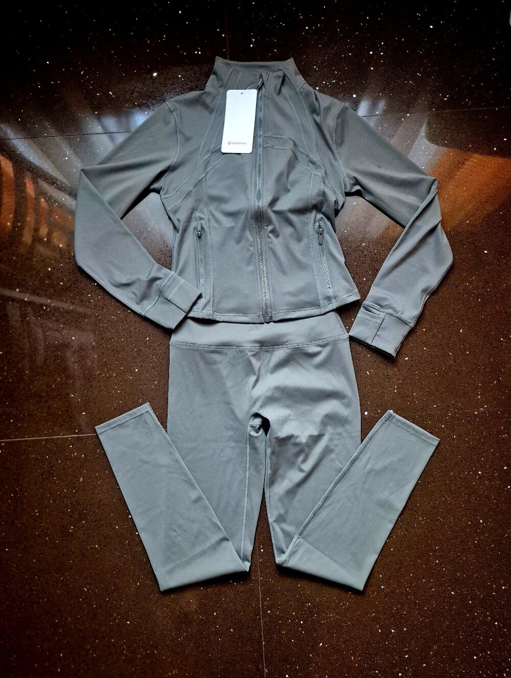 lululemon athletica Women’s Grey Zip Jacket & High-Rise Leggings Set